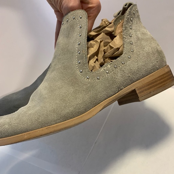 Sundance Made In Italy Ankle Boots Size 8.5 Suede Gray Studs - Picture 6 of 9